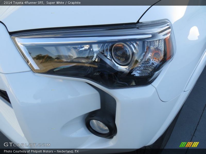 Super White / Graphite 2014 Toyota 4Runner SR5