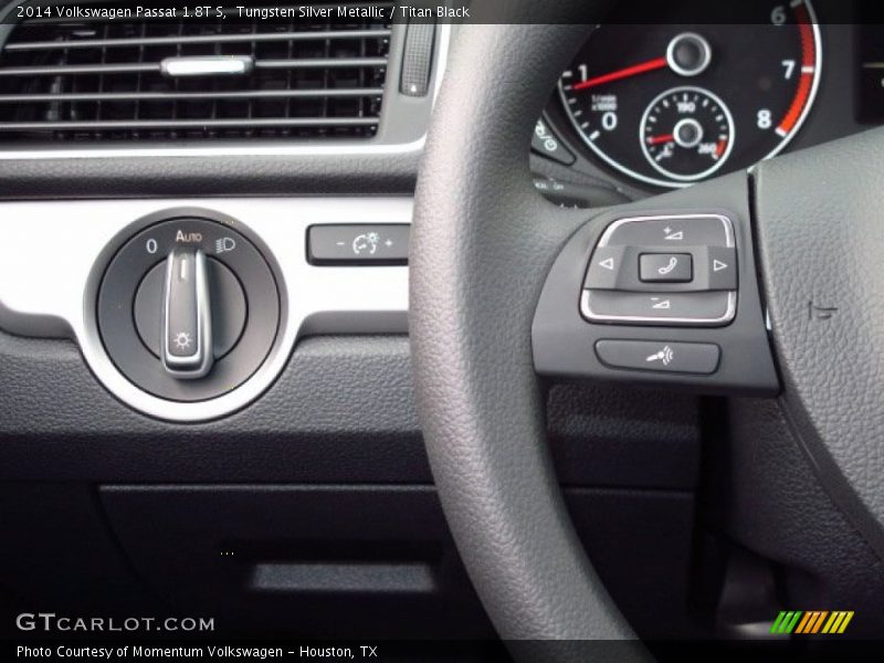 Controls of 2014 Passat 1.8T S