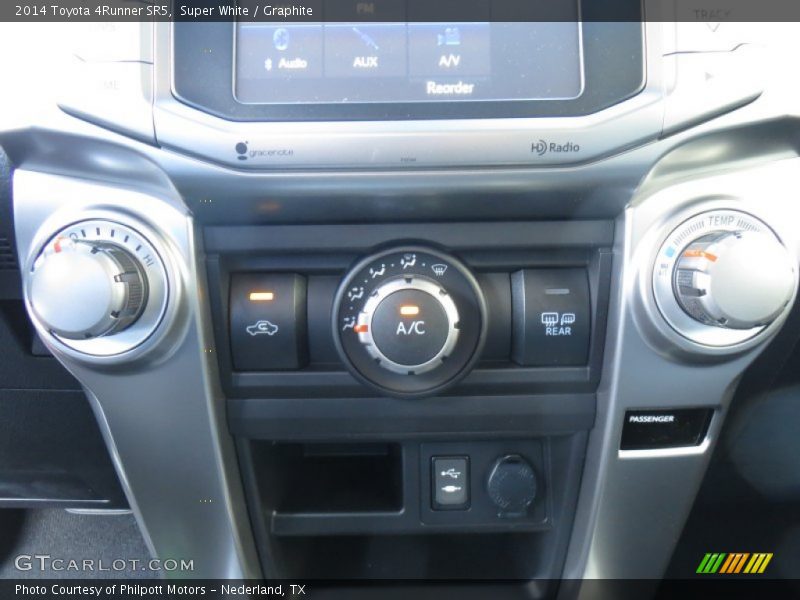 Super White / Graphite 2014 Toyota 4Runner SR5