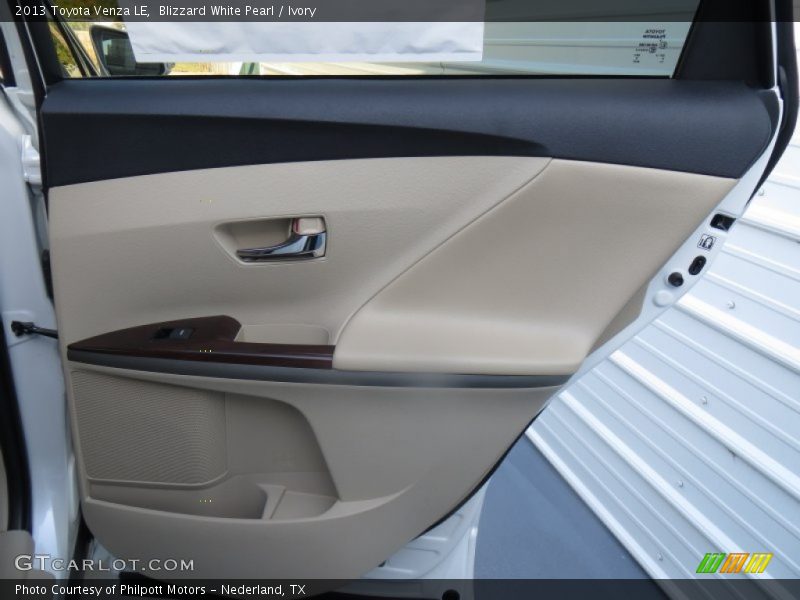 Blizzard White Pearl / Ivory 2013 Toyota Venza LE