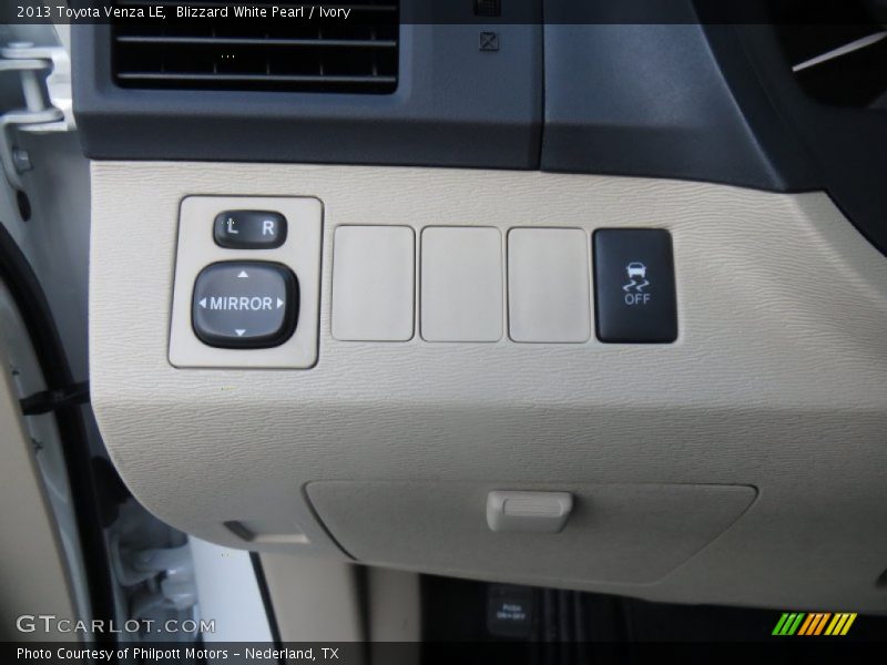 Blizzard White Pearl / Ivory 2013 Toyota Venza LE