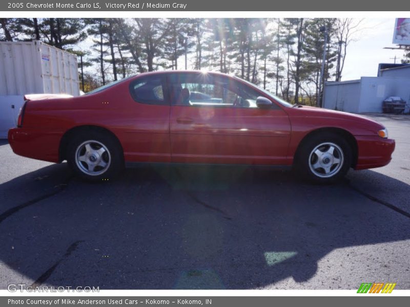 Victory Red / Medium Gray 2005 Chevrolet Monte Carlo LS