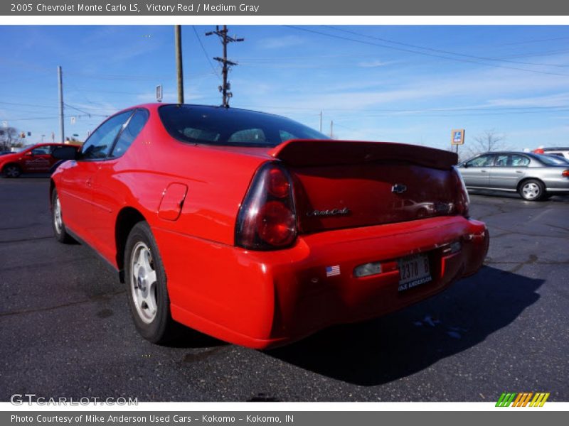 Victory Red / Medium Gray 2005 Chevrolet Monte Carlo LS