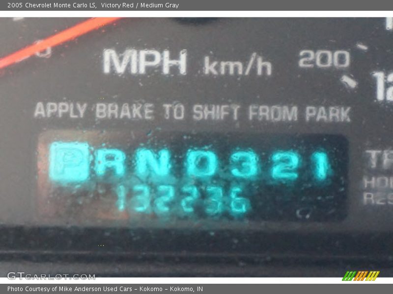 Victory Red / Medium Gray 2005 Chevrolet Monte Carlo LS