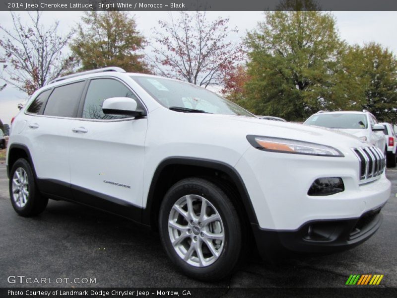 Front 3/4 View of 2014 Cherokee Latitude