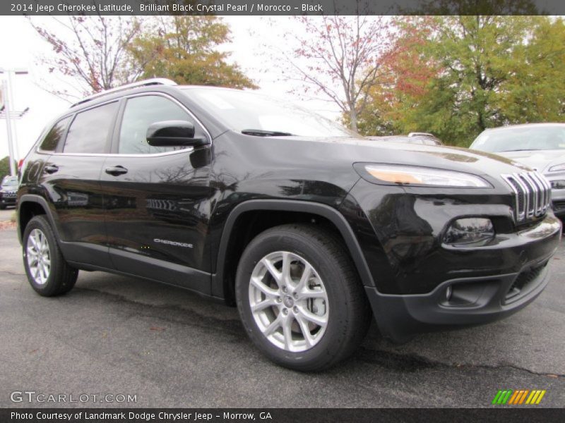 Front 3/4 View of 2014 Cherokee Latitude