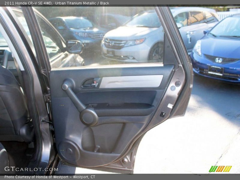 Urban Titanium Metallic / Black 2011 Honda CR-V SE 4WD