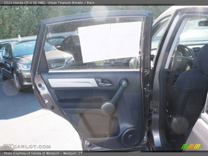 Urban Titanium Metallic / Black 2011 Honda CR-V SE 4WD