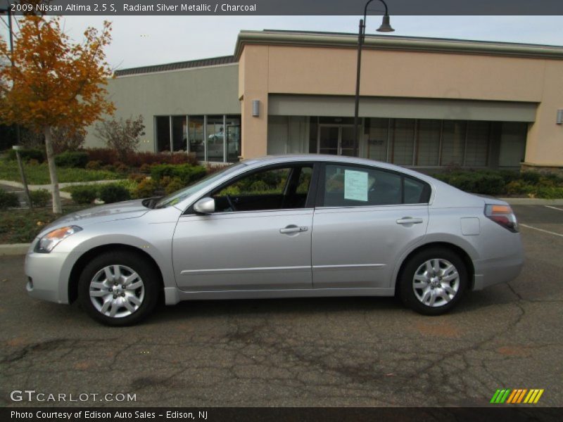 Radiant Silver Metallic / Charcoal 2009 Nissan Altima 2.5 S