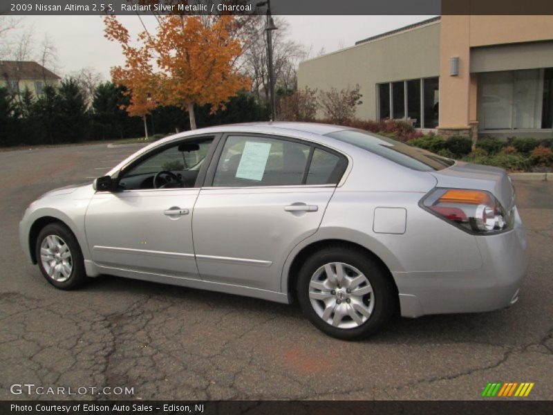 Radiant Silver Metallic / Charcoal 2009 Nissan Altima 2.5 S