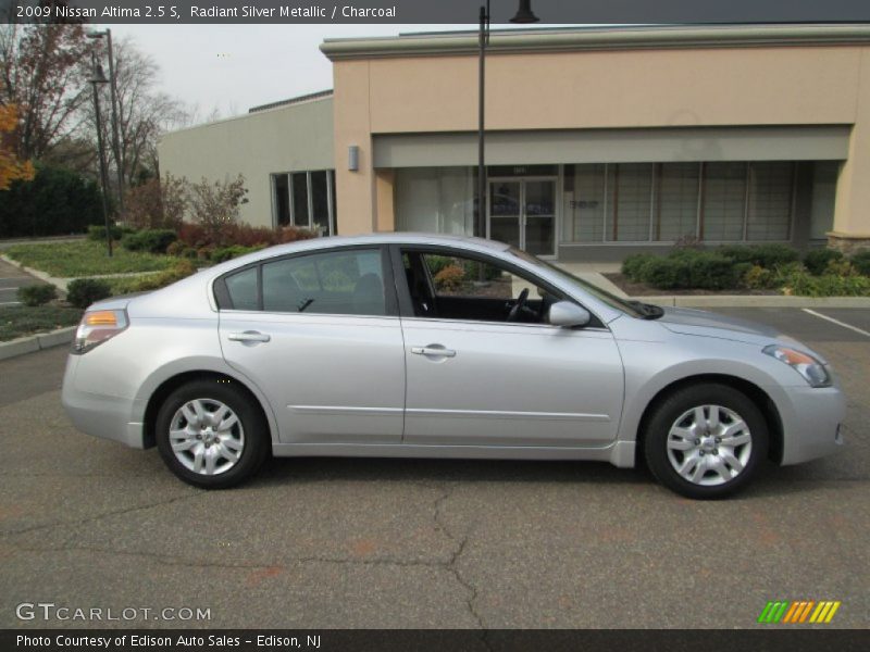 Radiant Silver Metallic / Charcoal 2009 Nissan Altima 2.5 S
