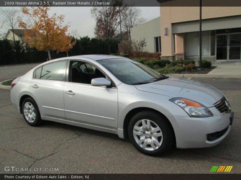 Radiant Silver Metallic / Charcoal 2009 Nissan Altima 2.5 S
