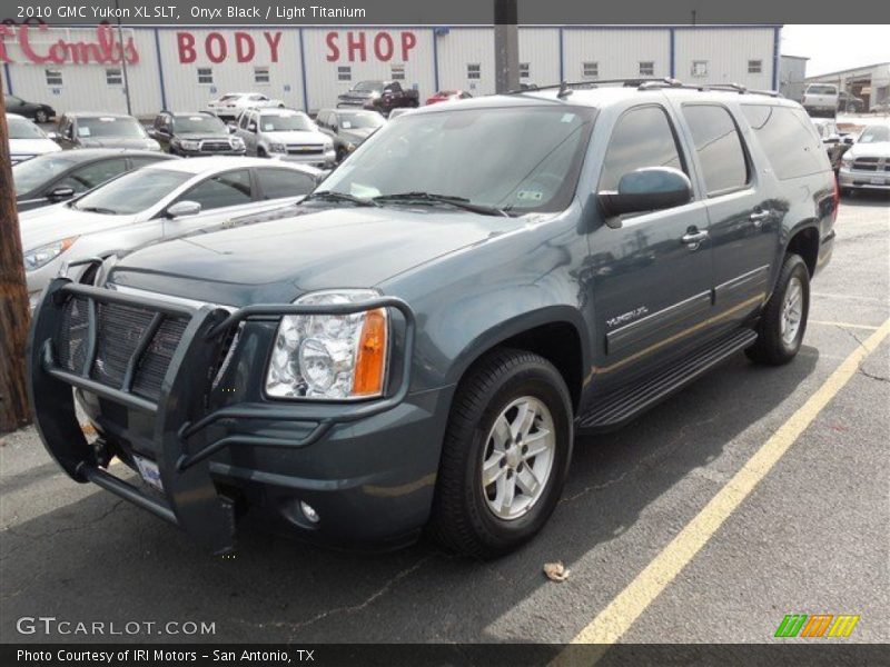 Onyx Black / Light Titanium 2010 GMC Yukon XL SLT