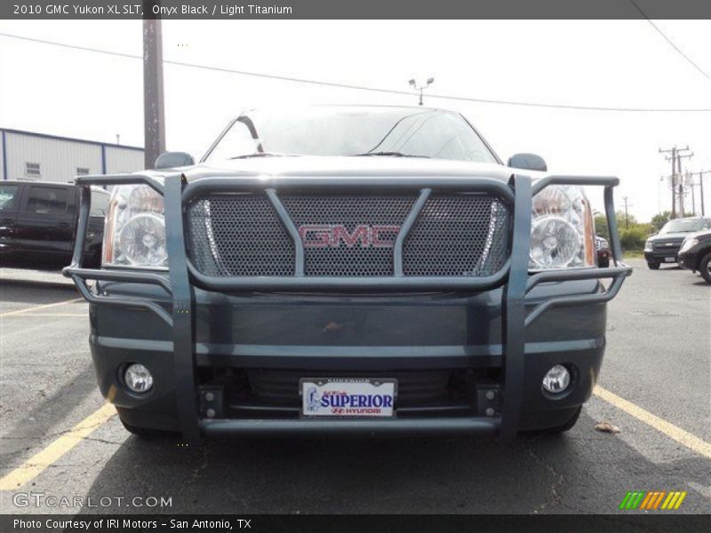 Onyx Black / Light Titanium 2010 GMC Yukon XL SLT