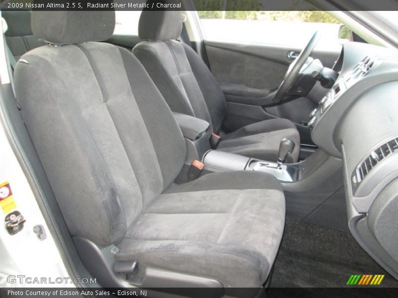 Radiant Silver Metallic / Charcoal 2009 Nissan Altima 2.5 S