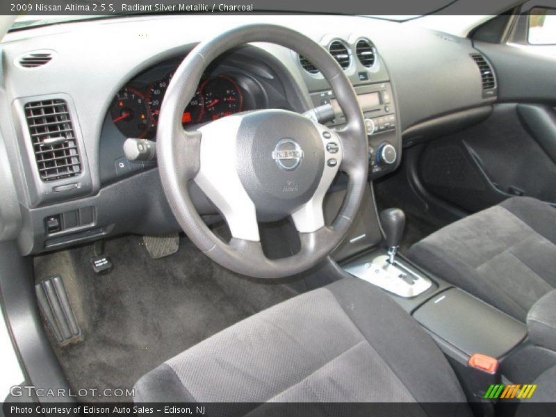 Radiant Silver Metallic / Charcoal 2009 Nissan Altima 2.5 S