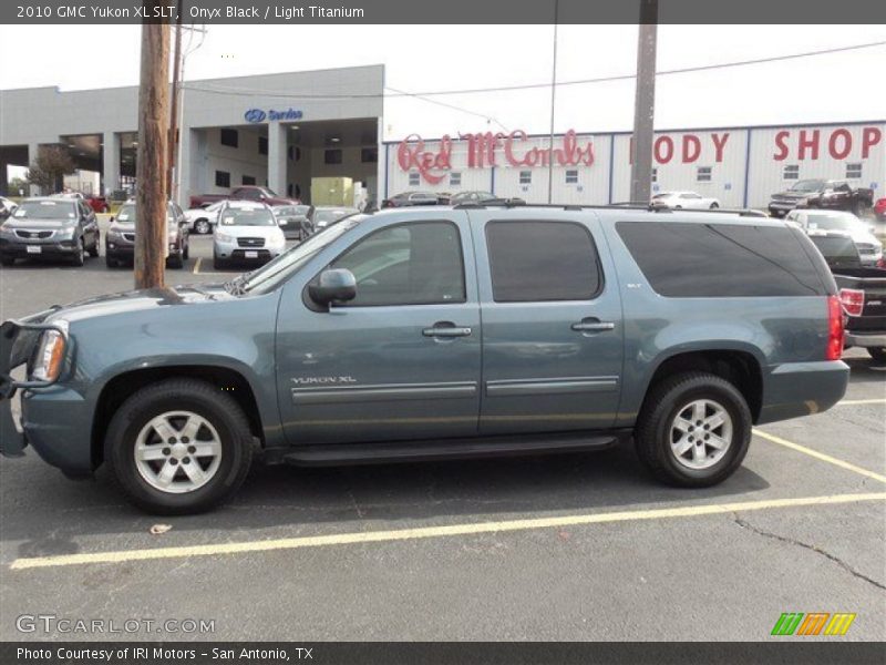 Onyx Black / Light Titanium 2010 GMC Yukon XL SLT