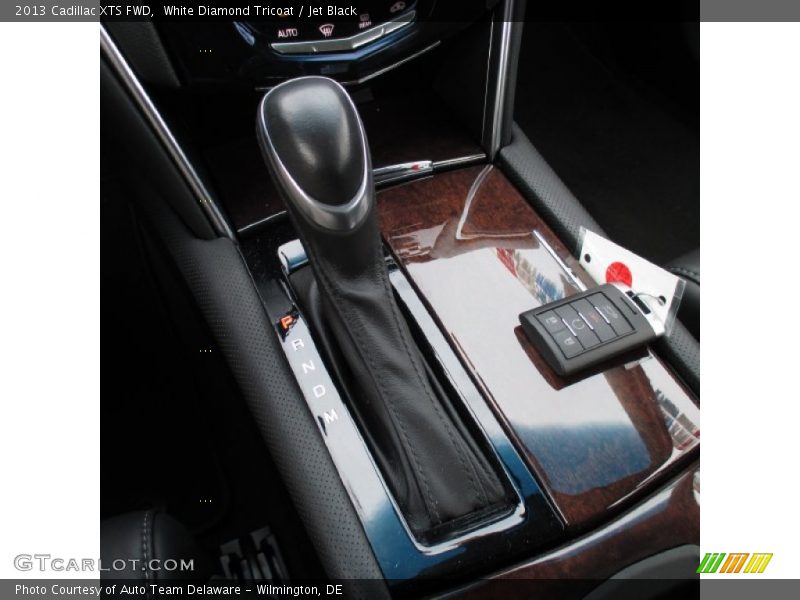White Diamond Tricoat / Jet Black 2013 Cadillac XTS FWD