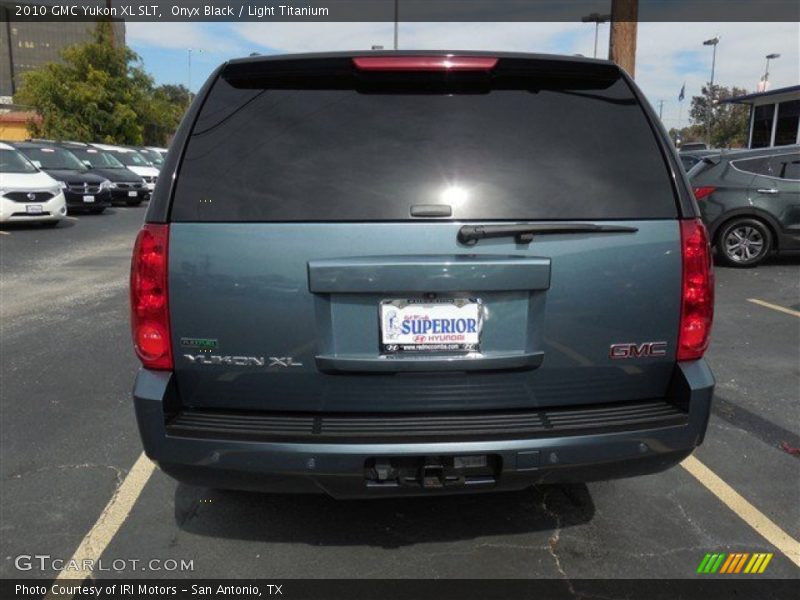 Onyx Black / Light Titanium 2010 GMC Yukon XL SLT