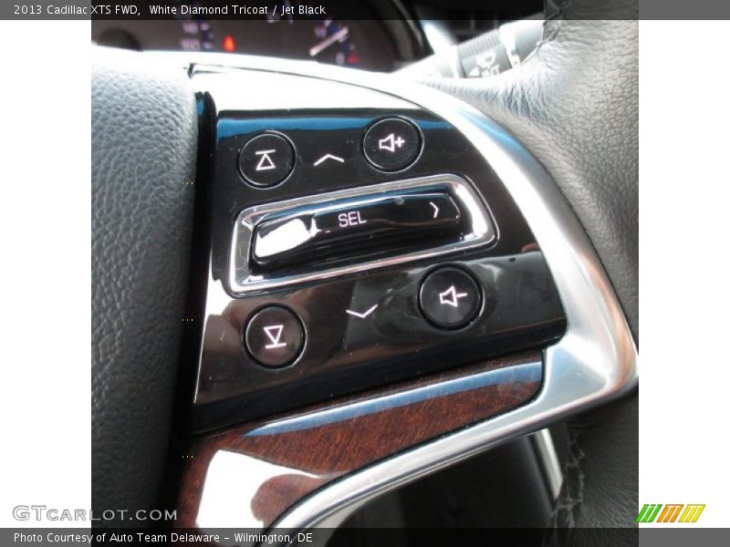 White Diamond Tricoat / Jet Black 2013 Cadillac XTS FWD