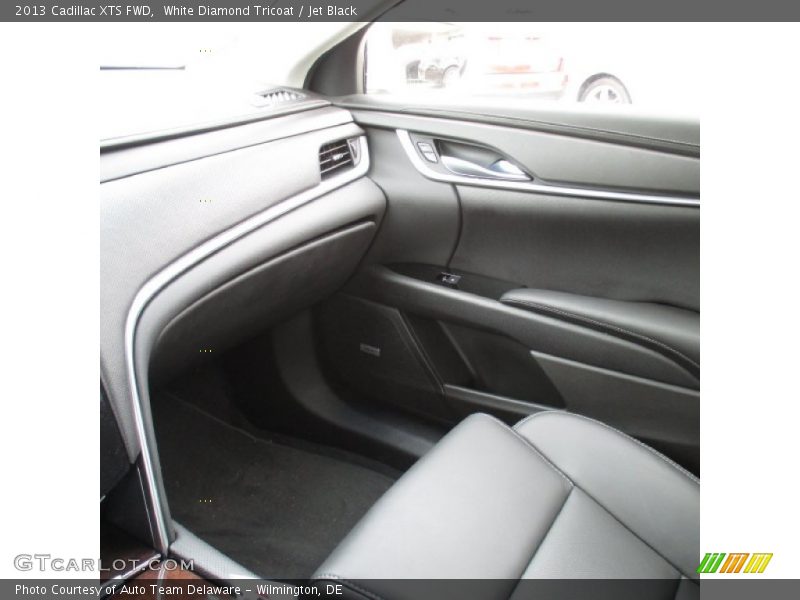 White Diamond Tricoat / Jet Black 2013 Cadillac XTS FWD
