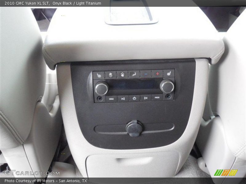 Onyx Black / Light Titanium 2010 GMC Yukon XL SLT