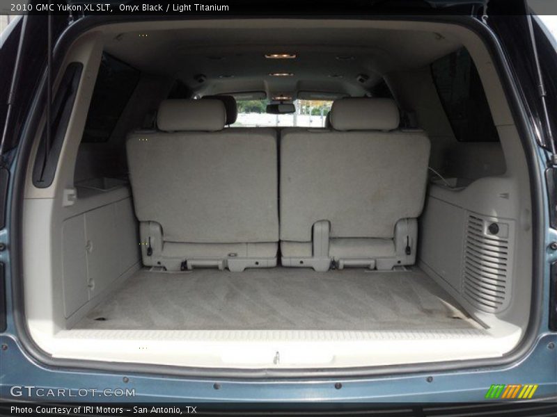 Onyx Black / Light Titanium 2010 GMC Yukon XL SLT