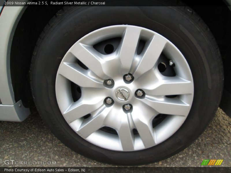 Radiant Silver Metallic / Charcoal 2009 Nissan Altima 2.5 S