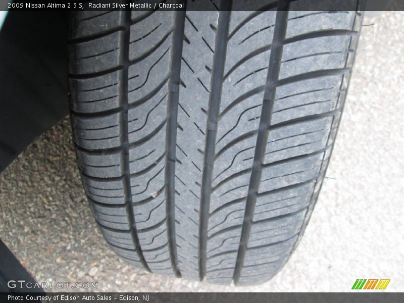 Radiant Silver Metallic / Charcoal 2009 Nissan Altima 2.5 S