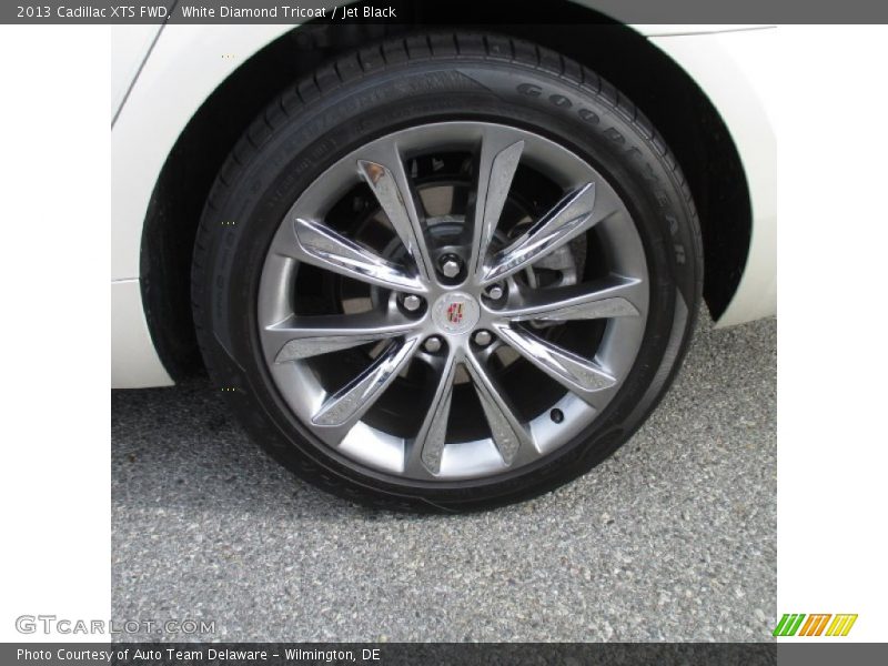 White Diamond Tricoat / Jet Black 2013 Cadillac XTS FWD