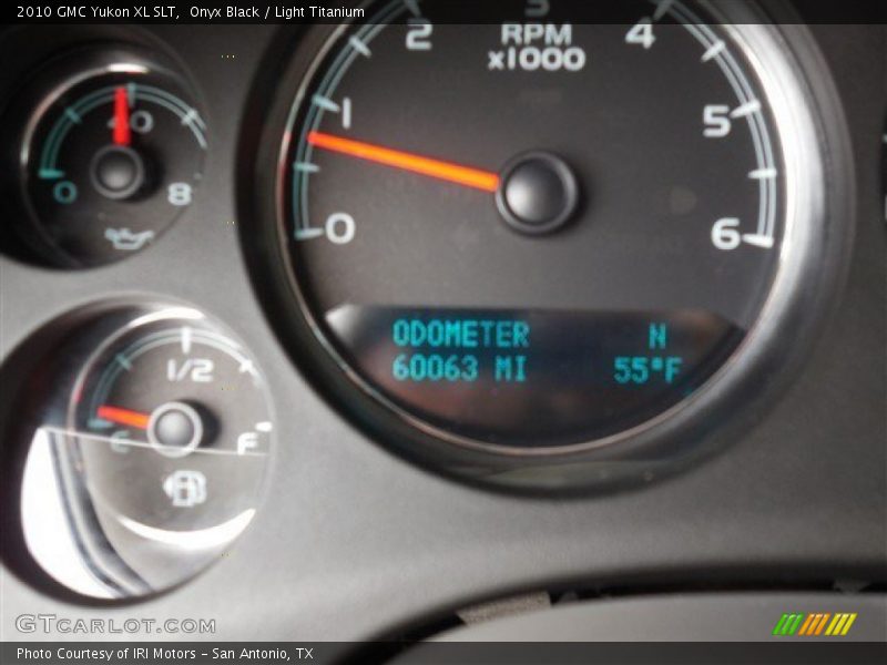 Onyx Black / Light Titanium 2010 GMC Yukon XL SLT