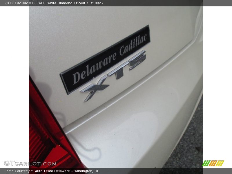 White Diamond Tricoat / Jet Black 2013 Cadillac XTS FWD
