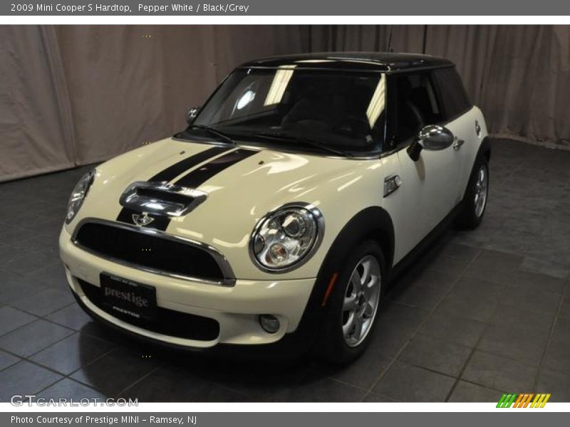 Pepper White / Black/Grey 2009 Mini Cooper S Hardtop