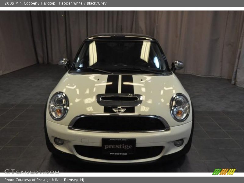 Pepper White / Black/Grey 2009 Mini Cooper S Hardtop