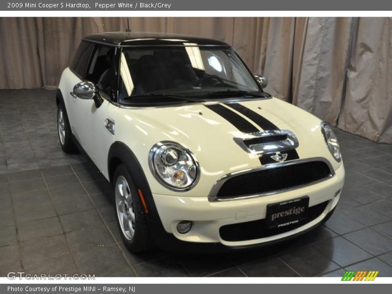 Pepper White / Black/Grey 2009 Mini Cooper S Hardtop