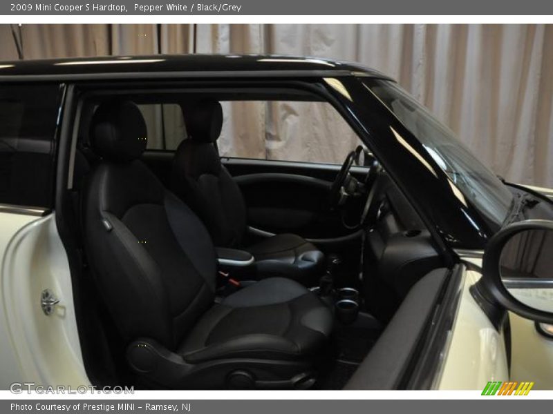Pepper White / Black/Grey 2009 Mini Cooper S Hardtop