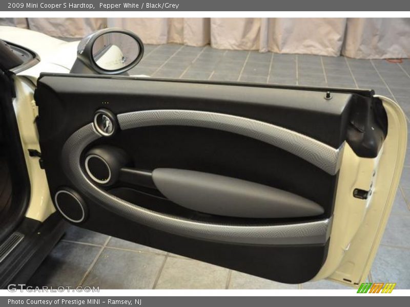 Pepper White / Black/Grey 2009 Mini Cooper S Hardtop