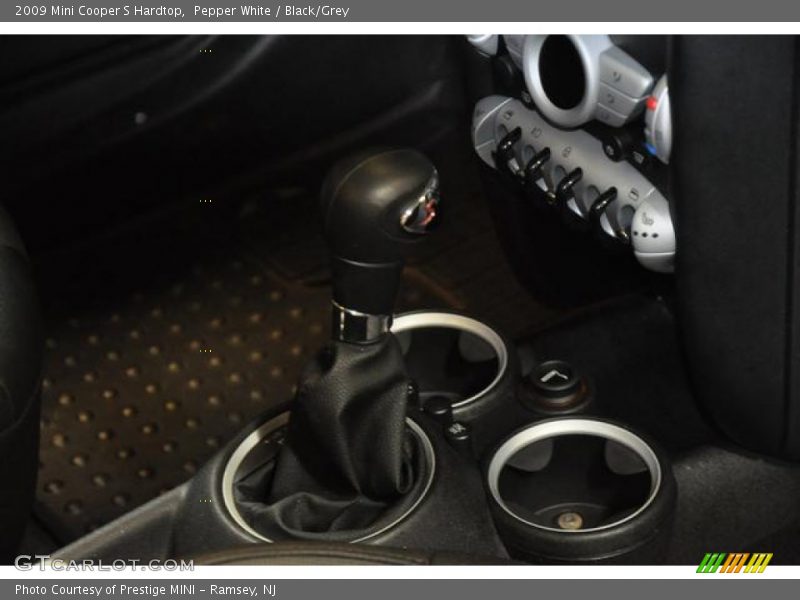 Pepper White / Black/Grey 2009 Mini Cooper S Hardtop