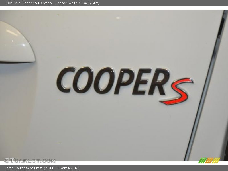 Pepper White / Black/Grey 2009 Mini Cooper S Hardtop