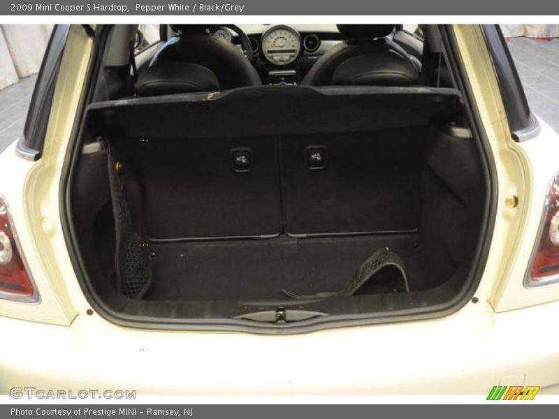 Pepper White / Black/Grey 2009 Mini Cooper S Hardtop