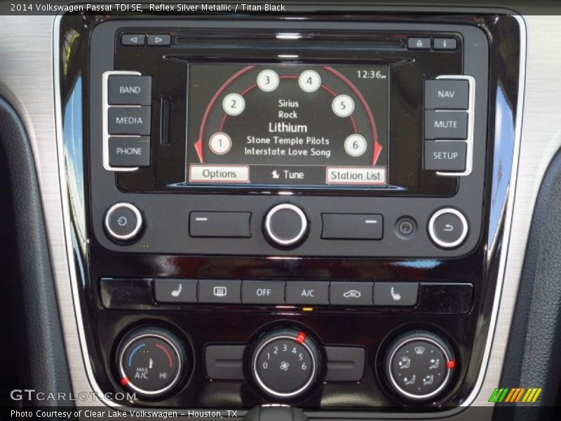 Reflex Silver Metallic / Titan Black 2014 Volkswagen Passat TDI SE