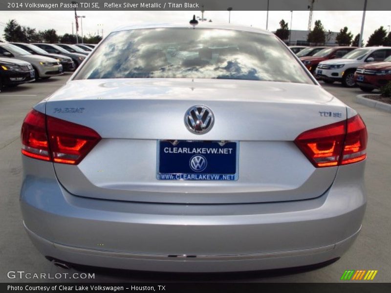 Reflex Silver Metallic / Titan Black 2014 Volkswagen Passat TDI SE
