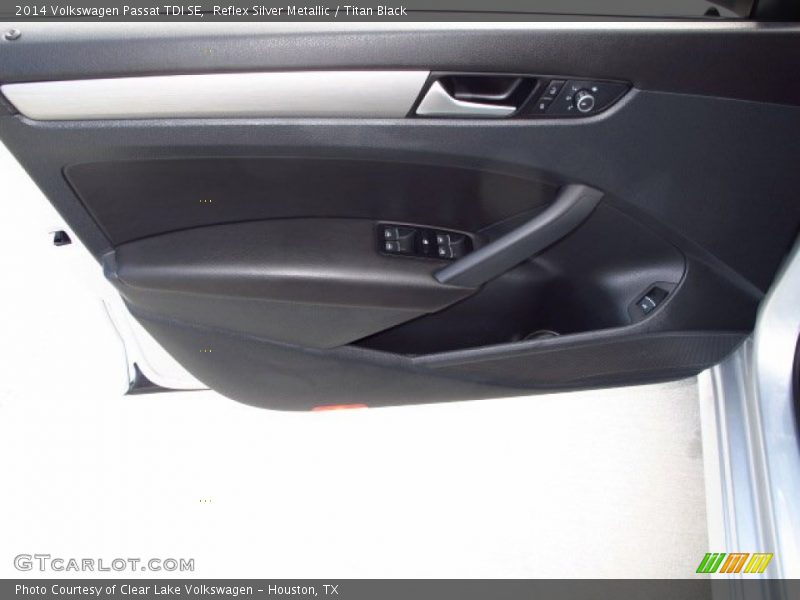 Reflex Silver Metallic / Titan Black 2014 Volkswagen Passat TDI SE