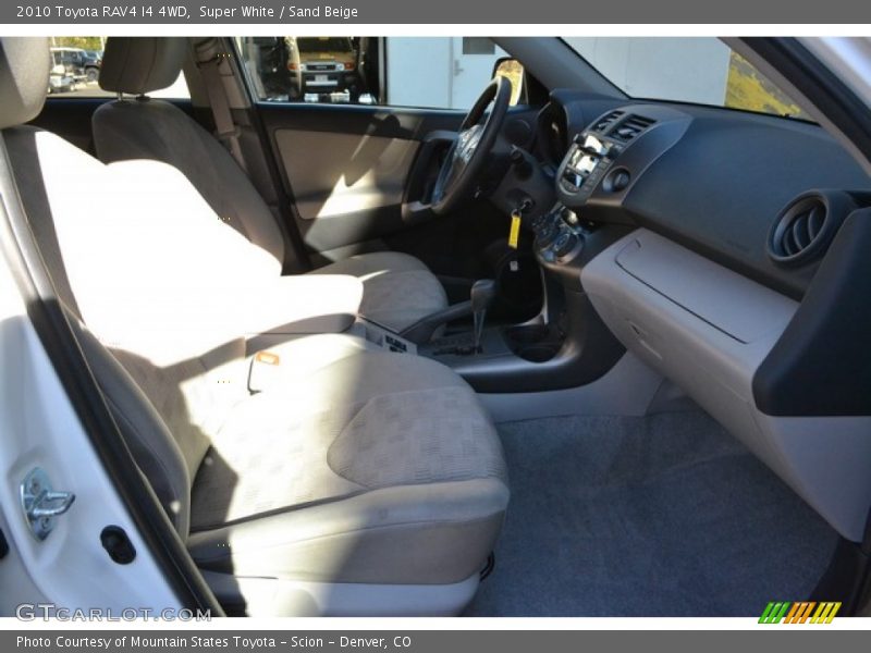 Super White / Sand Beige 2010 Toyota RAV4 I4 4WD