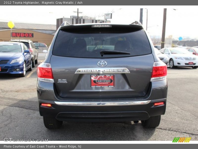 Magnetic Gray Metallic / Ash 2012 Toyota Highlander