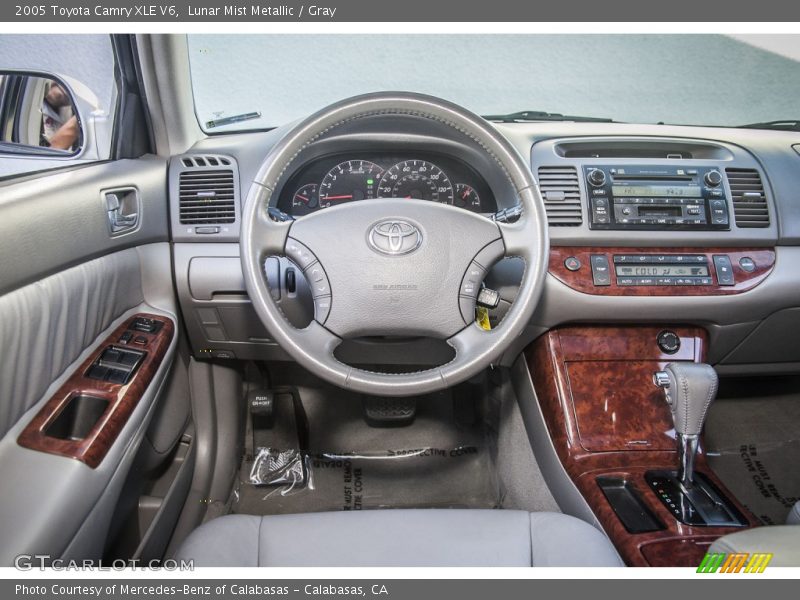 Lunar Mist Metallic / Gray 2005 Toyota Camry XLE V6