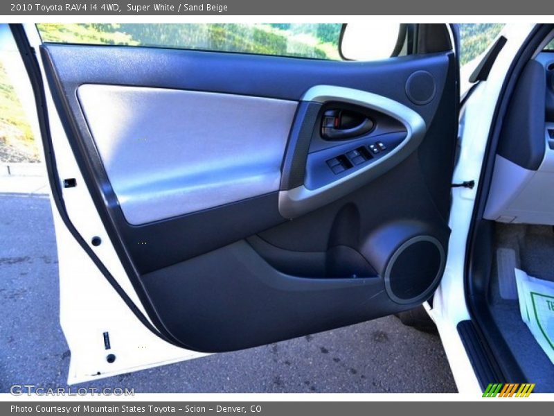 Super White / Sand Beige 2010 Toyota RAV4 I4 4WD