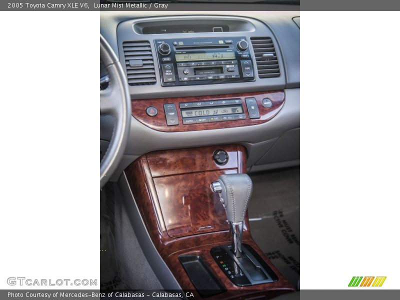 Lunar Mist Metallic / Gray 2005 Toyota Camry XLE V6