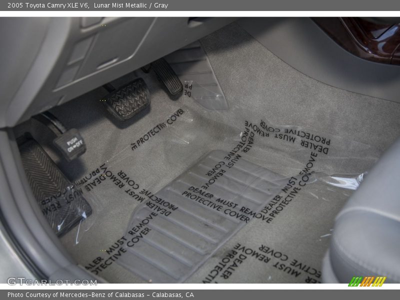 Lunar Mist Metallic / Gray 2005 Toyota Camry XLE V6