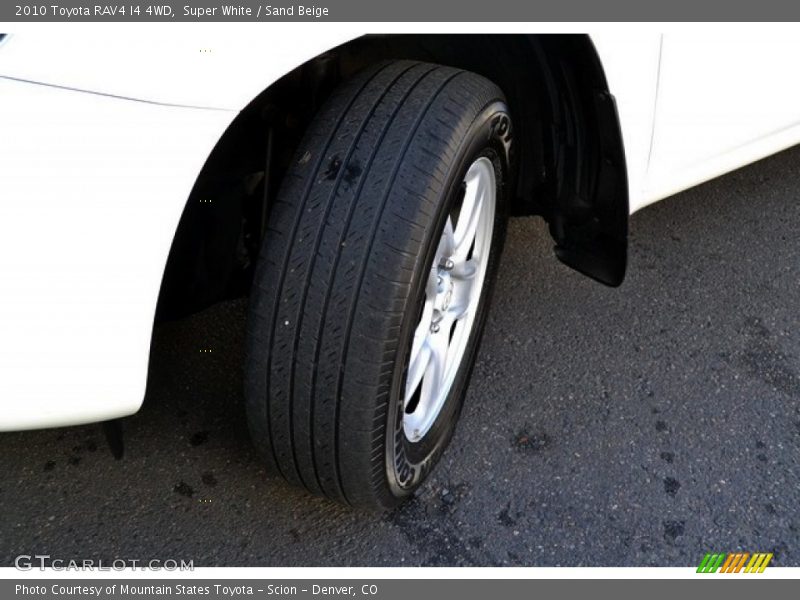 Super White / Sand Beige 2010 Toyota RAV4 I4 4WD